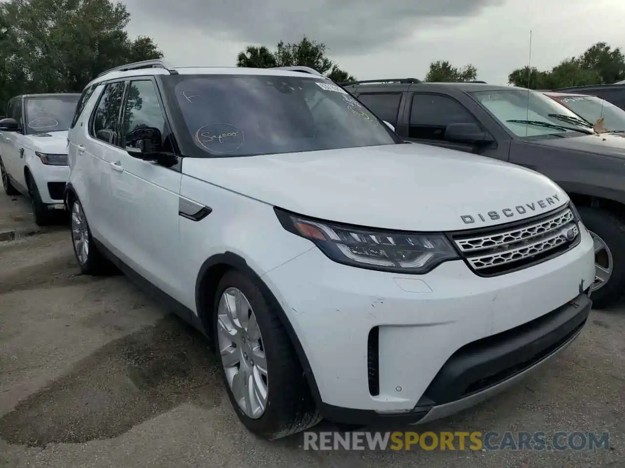 1 Фотография поврежденного автомобиля SALRR2RV2KA096288 LAND ROVER DISCOVERY 2019