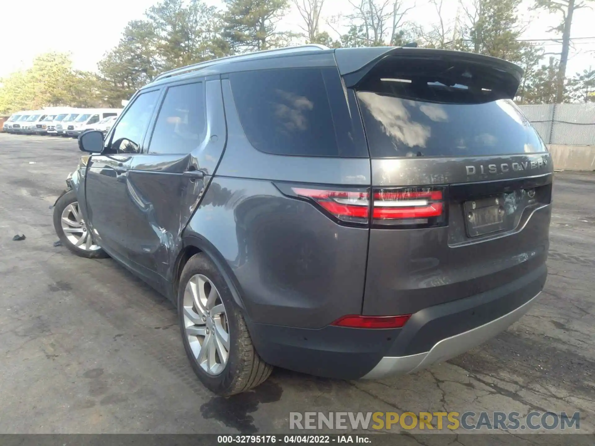 3 Photograph of a damaged car SALRR2RV3K2400741 LAND ROVER DISCOVERY 2019