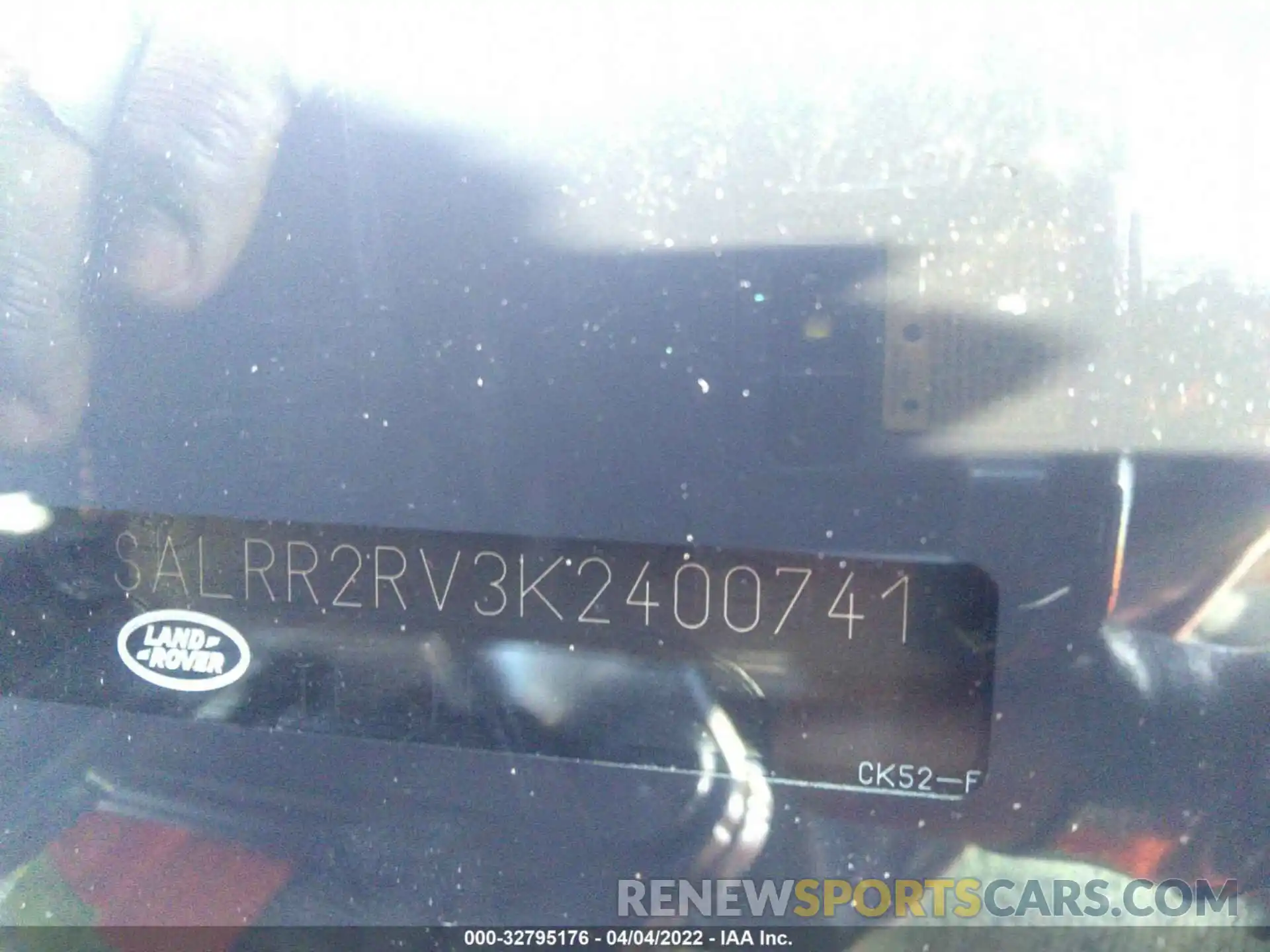 9 Photograph of a damaged car SALRR2RV3K2400741 LAND ROVER DISCOVERY 2019