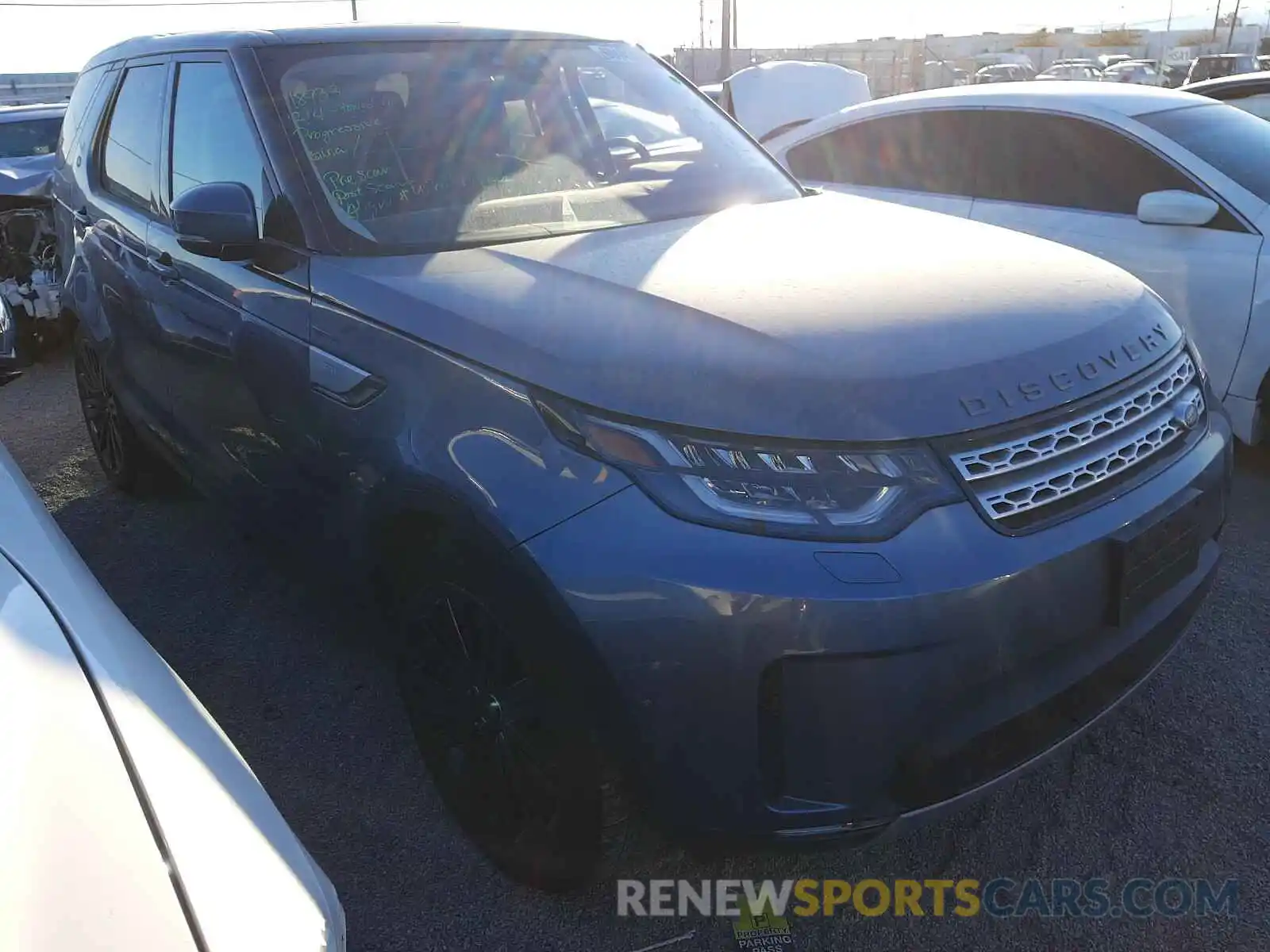 1 Photograph of a damaged car SALRR2RV3K2401419 LAND ROVER DISCOVERY 2019