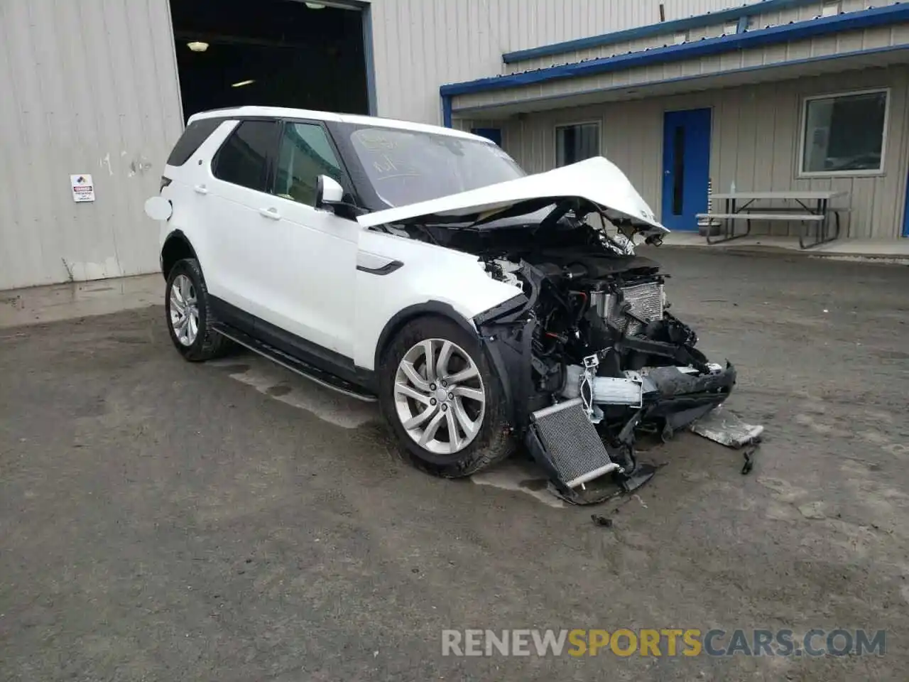 1 Photograph of a damaged car SALRR2RV4K2400179 LAND ROVER DISCOVERY 2019