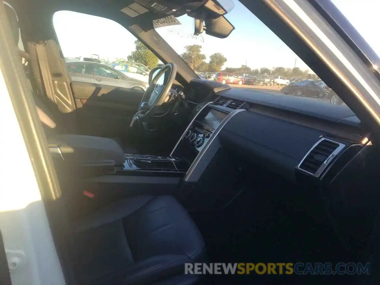 5 Photograph of a damaged car SALRR2RV5K2411207 LAND ROVER DISCOVERY 2019