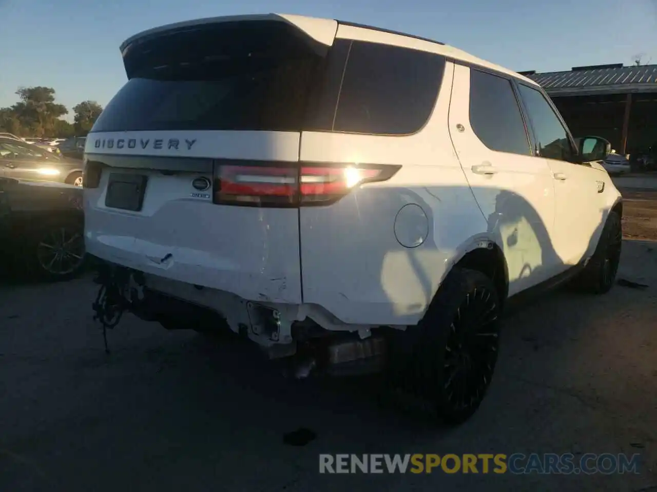 9 Photograph of a damaged car SALRR2RV5K2411207 LAND ROVER DISCOVERY 2019