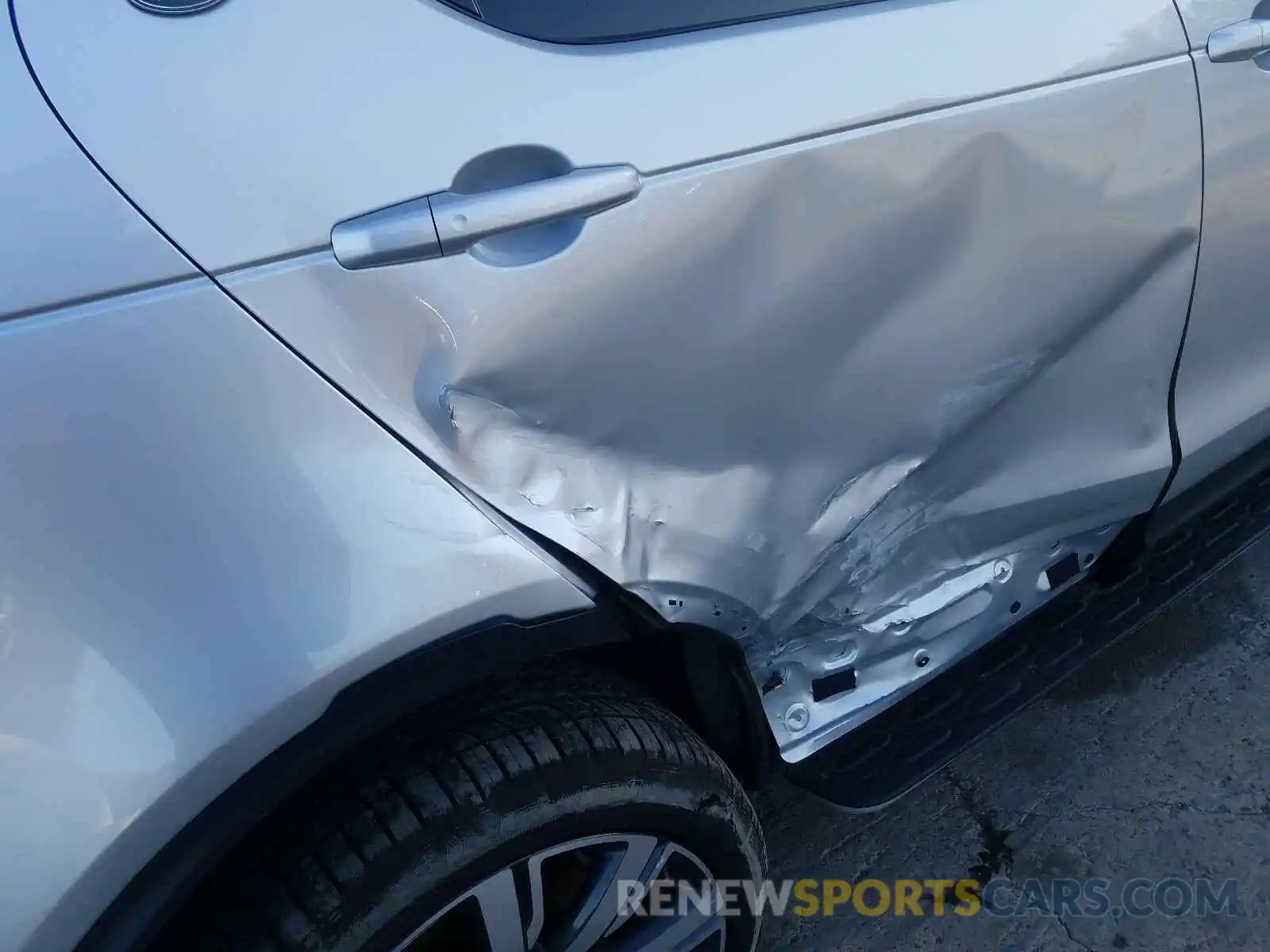 9 Photograph of a damaged car SALRR2RV5KA087696 LAND ROVER DISCOVERY 2019