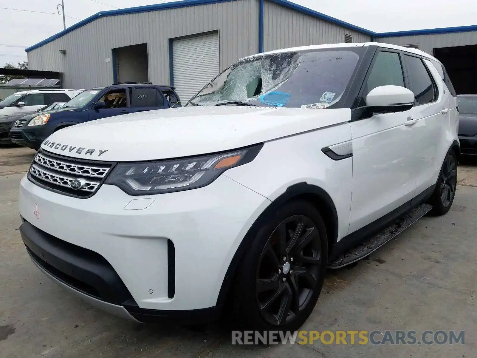 2 Фотография поврежденного автомобиля SALRR2RVXKA093526 LAND ROVER DISCOVERY 2019