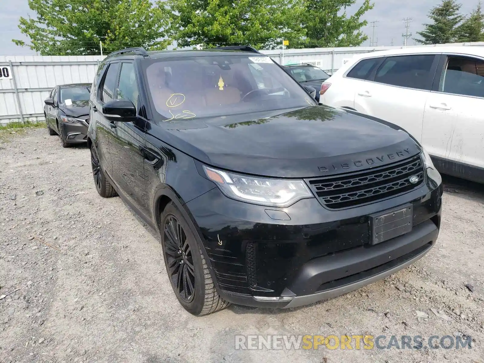 1 Photograph of a damaged car SALRT2RK2KA082785 LAND ROVER DISCOVERY 2019