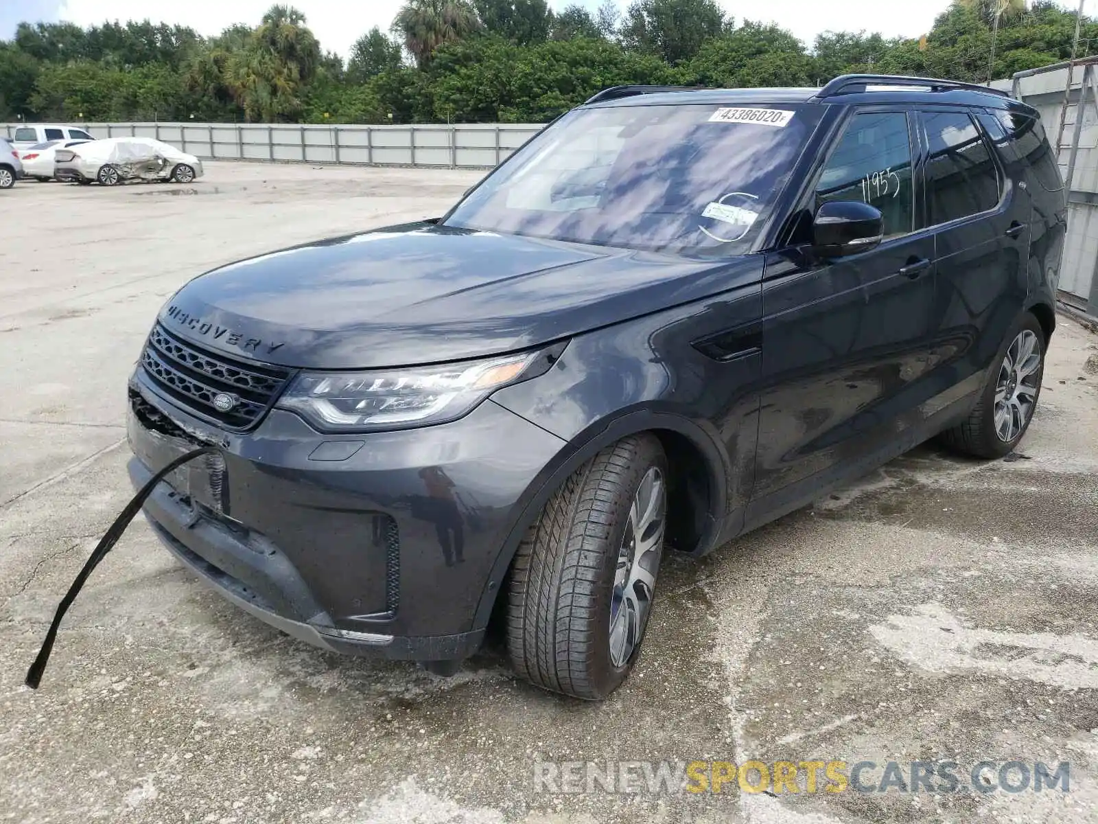 2 Photograph of a damaged car SALRT2RV0K2401296 LAND ROVER DISCOVERY 2019