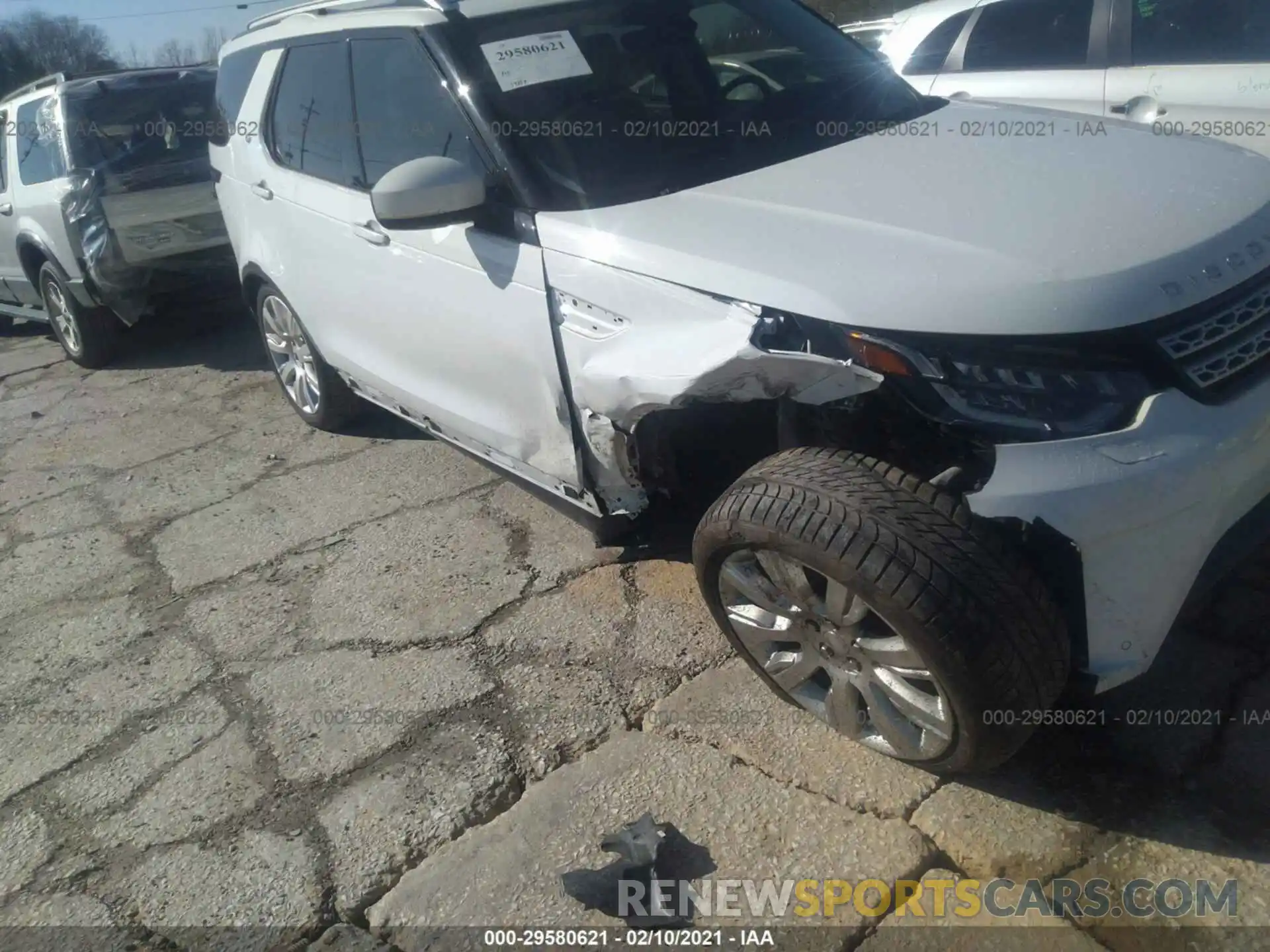 6 Photograph of a damaged car SALRT2RV1KA082545 LAND ROVER DISCOVERY 2019