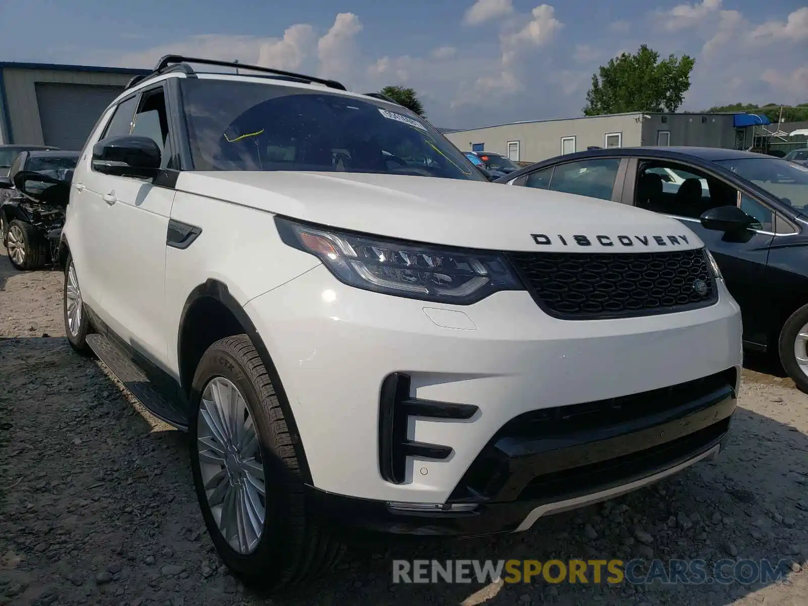 1 Photograph of a damaged car SALRT2RV1KA093657 LAND ROVER DISCOVERY 2019