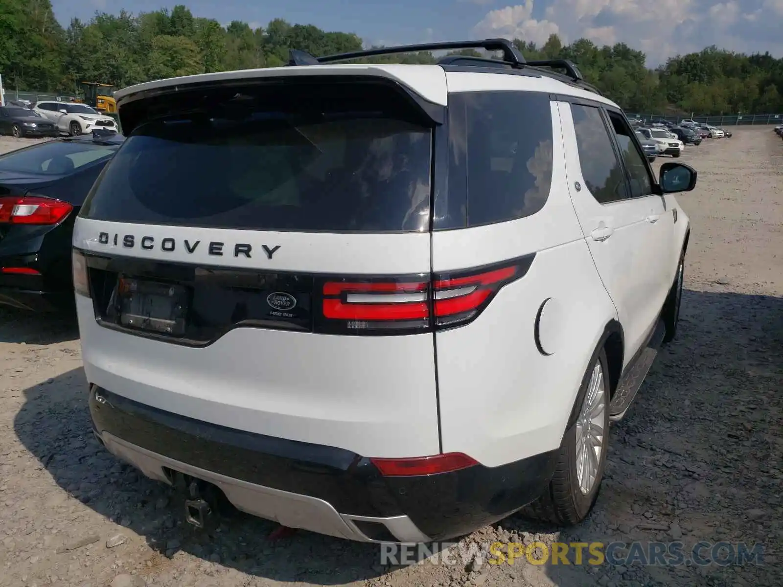 4 Photograph of a damaged car SALRT2RV1KA093657 LAND ROVER DISCOVERY 2019