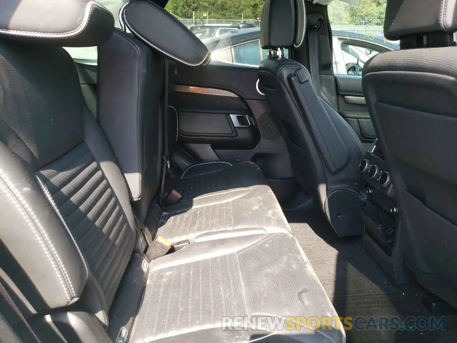 6 Photograph of a damaged car SALRT2RV1KA093657 LAND ROVER DISCOVERY 2019