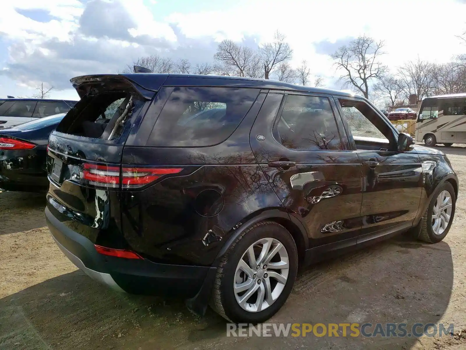 4 Photograph of a damaged car SALRT2RV3KA081400 LAND ROVER DISCOVERY 2019