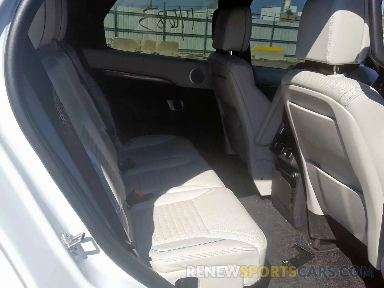 6 Photograph of a damaged car SALRT2RV3KA095930 LAND ROVER DISCOVERY 2019