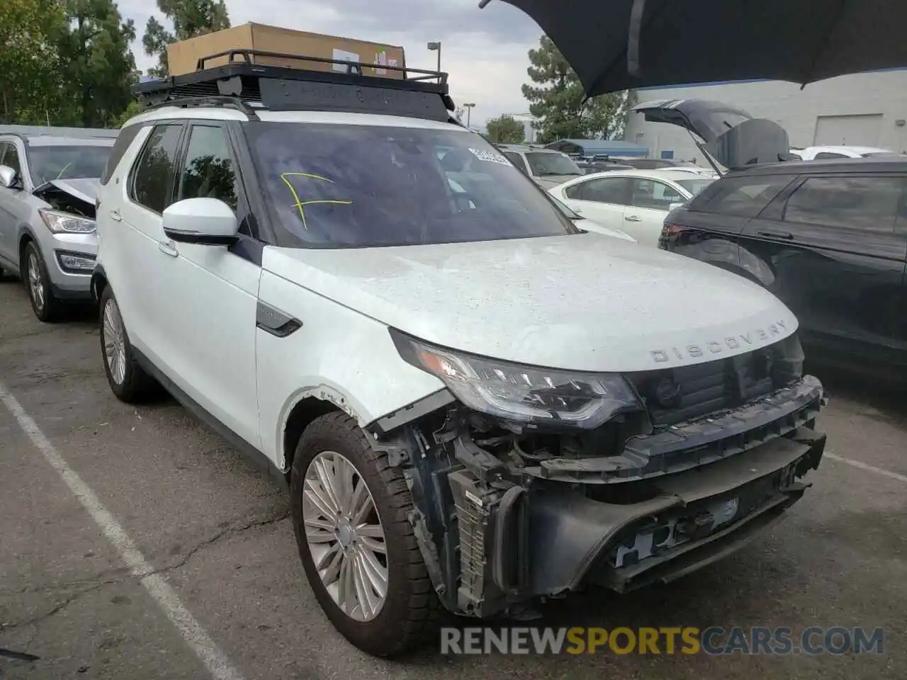 1 Photograph of a damaged car SALRT2RV5K2400385 LAND ROVER DISCOVERY 2019