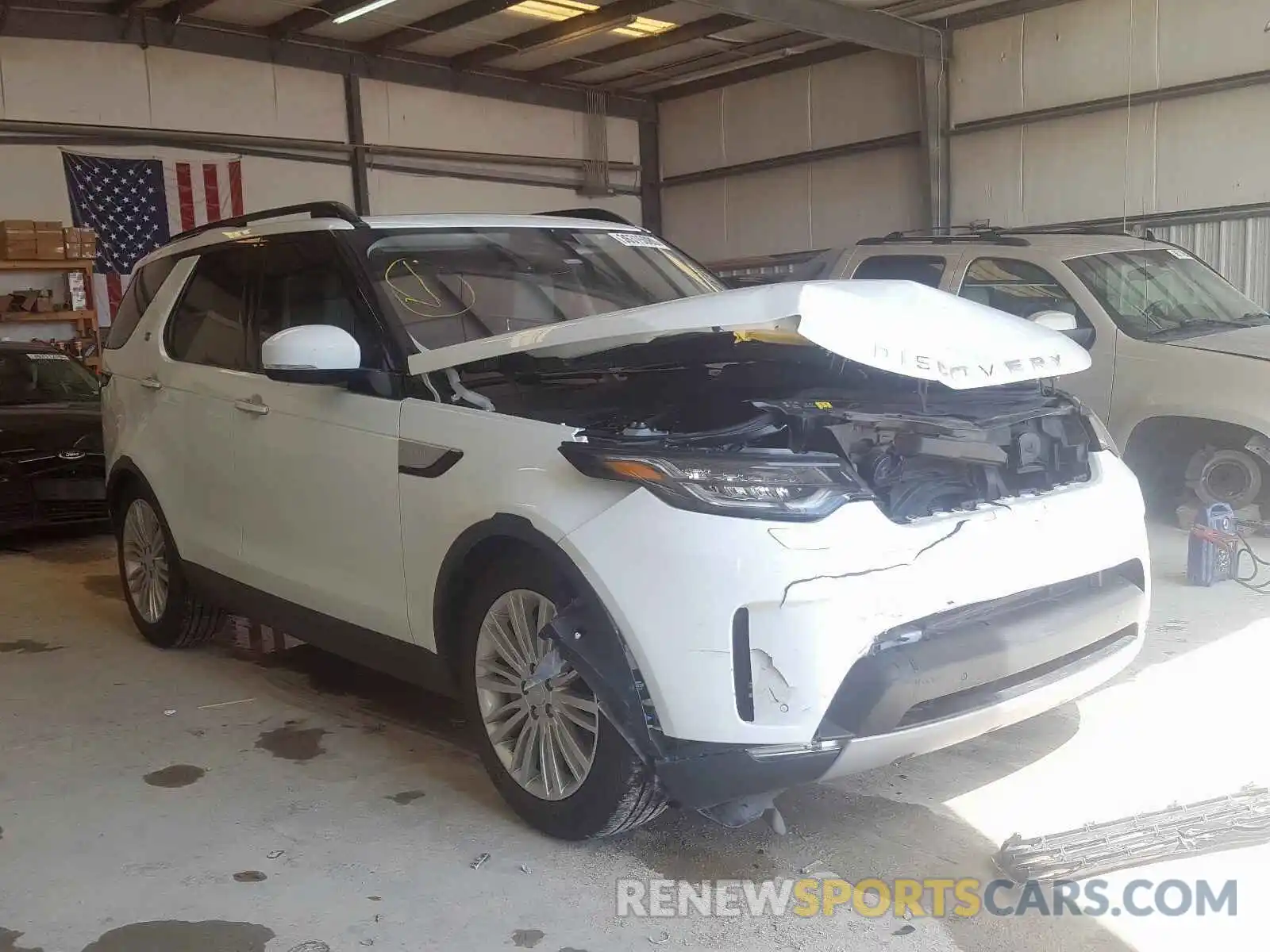 1 Photograph of a damaged car SALRT2RV6K2411279 LAND ROVER DISCOVERY 2019