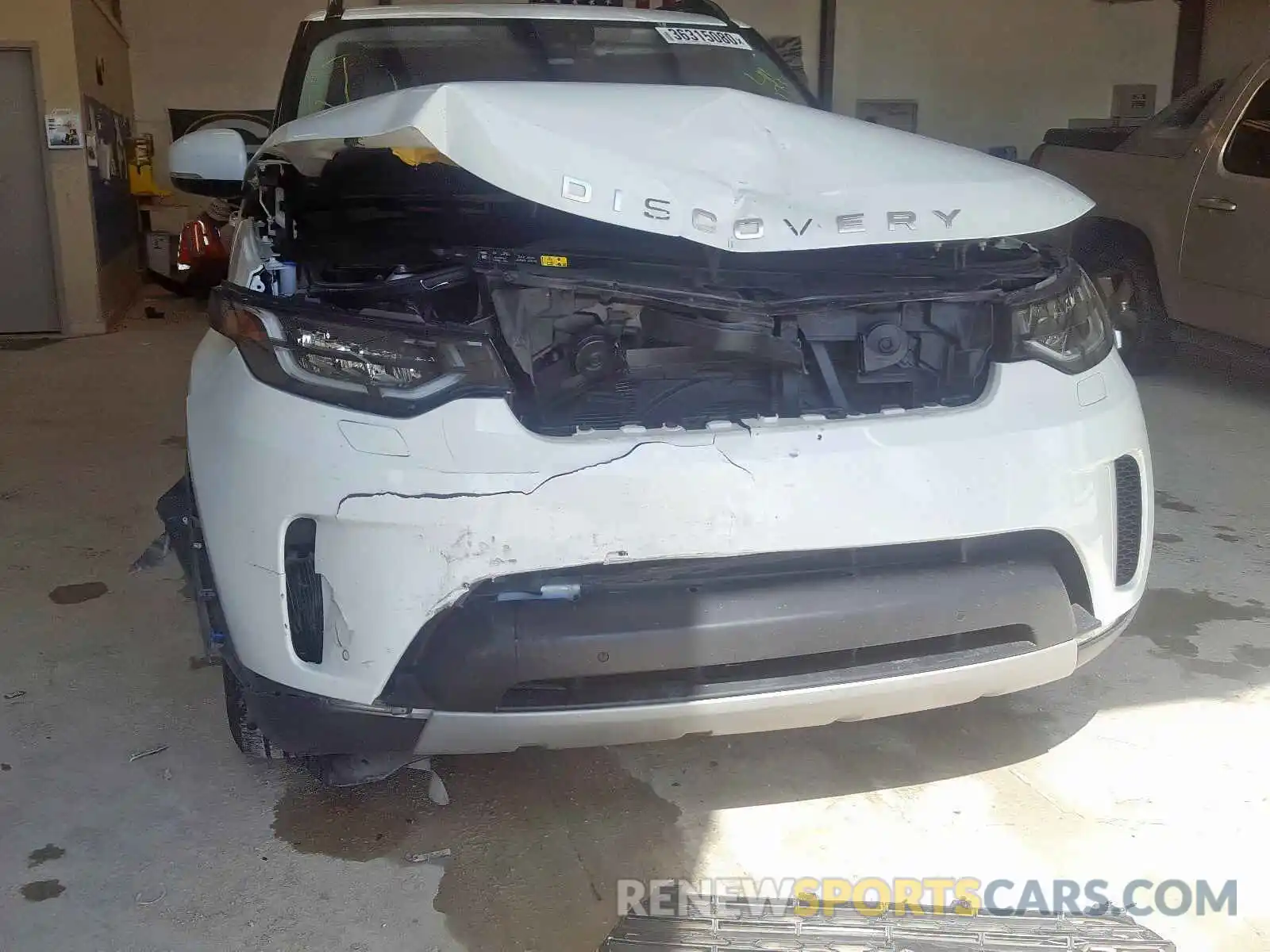 9 Photograph of a damaged car SALRT2RV6K2411279 LAND ROVER DISCOVERY 2019