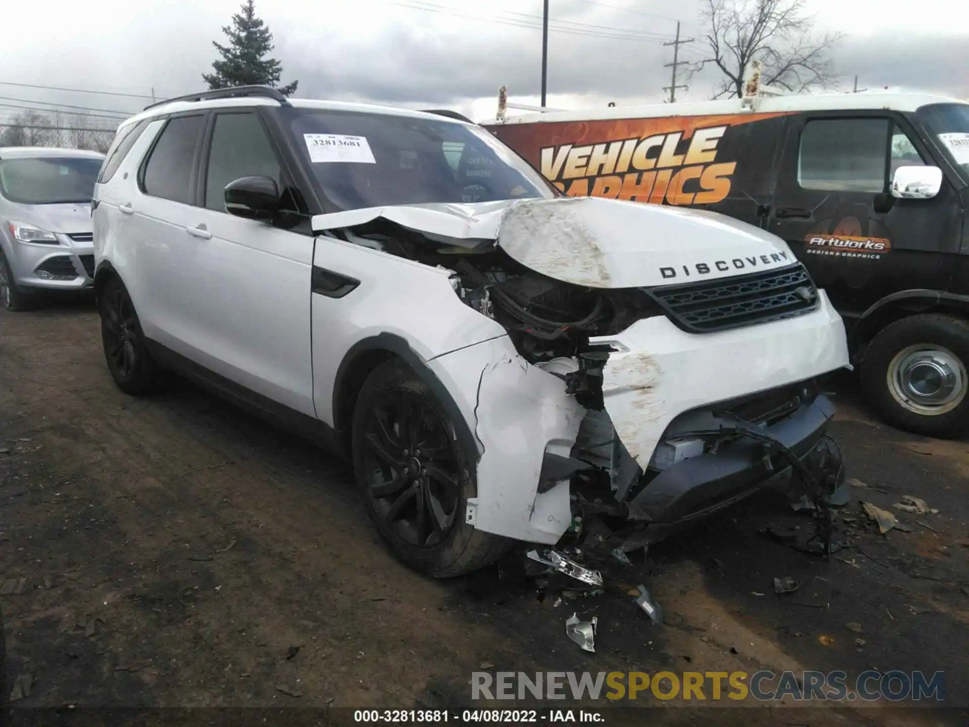 1 Photograph of a damaged car SALRT2RV7K2402283 LAND ROVER DISCOVERY 2019