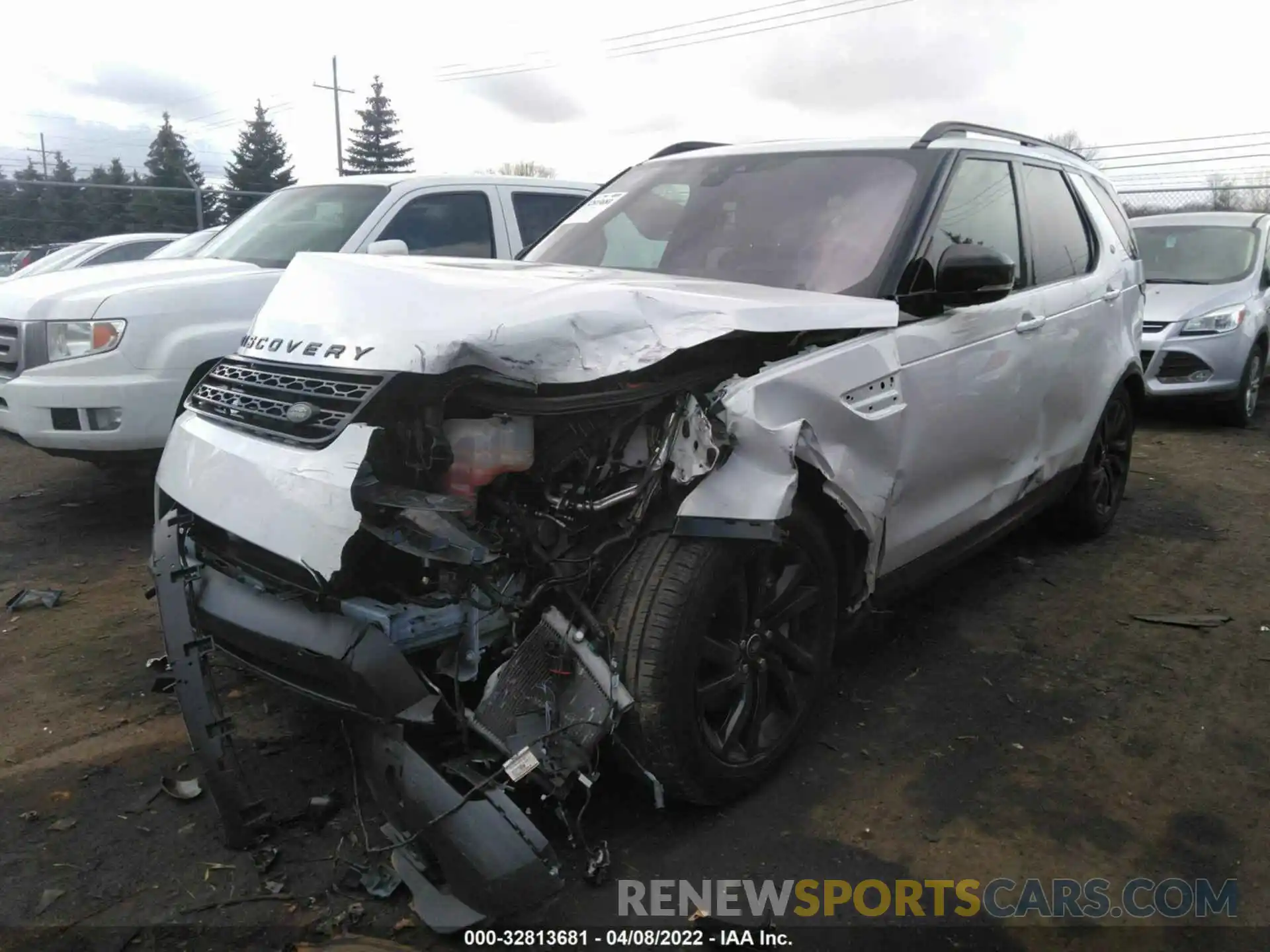 2 Photograph of a damaged car SALRT2RV7K2402283 LAND ROVER DISCOVERY 2019