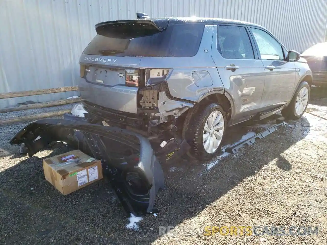 4 Photograph of a damaged car SALCJ2FX1LH880179 LAND ROVER DISCOVERY 2020