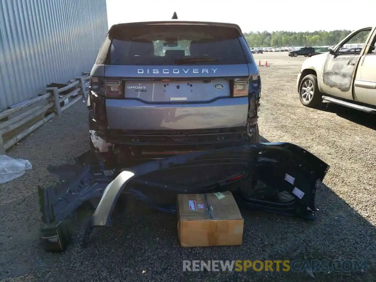 9 Photograph of a damaged car SALCJ2FX1LH880179 LAND ROVER DISCOVERY 2020