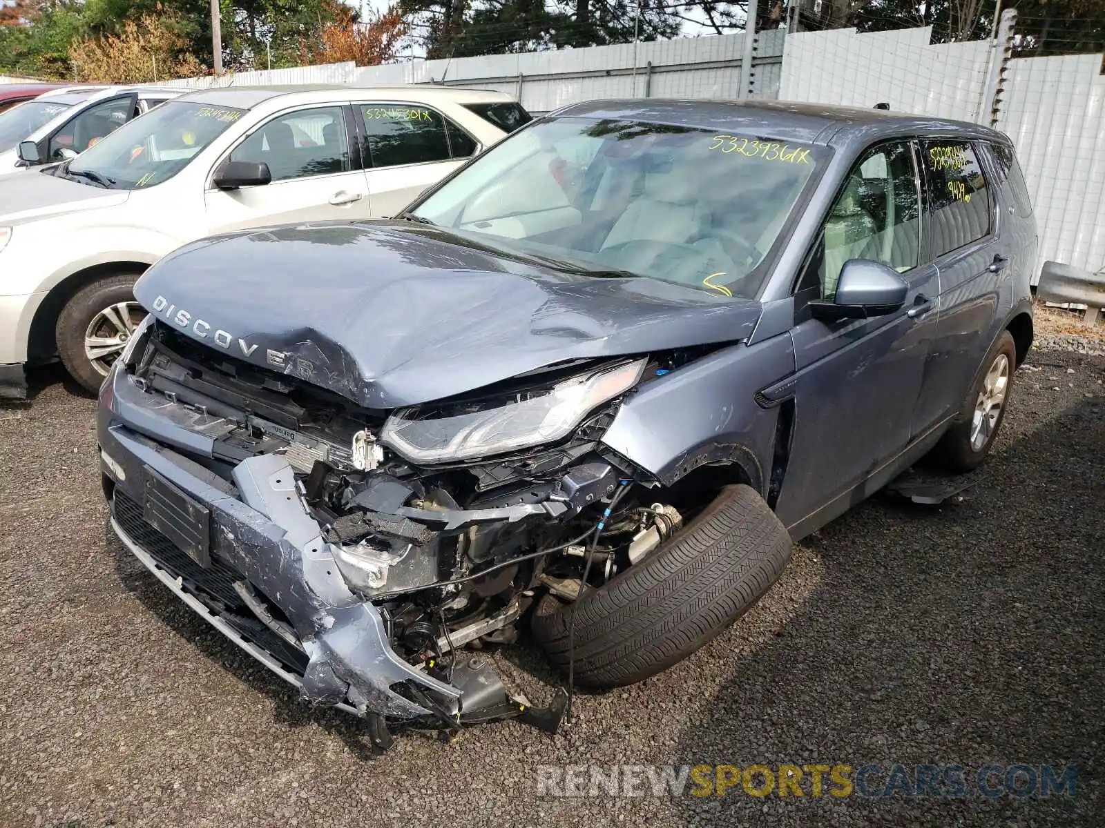 2 Photograph of a damaged car SALCJ2FX6LH834024 LAND ROVER DISCOVERY 2020