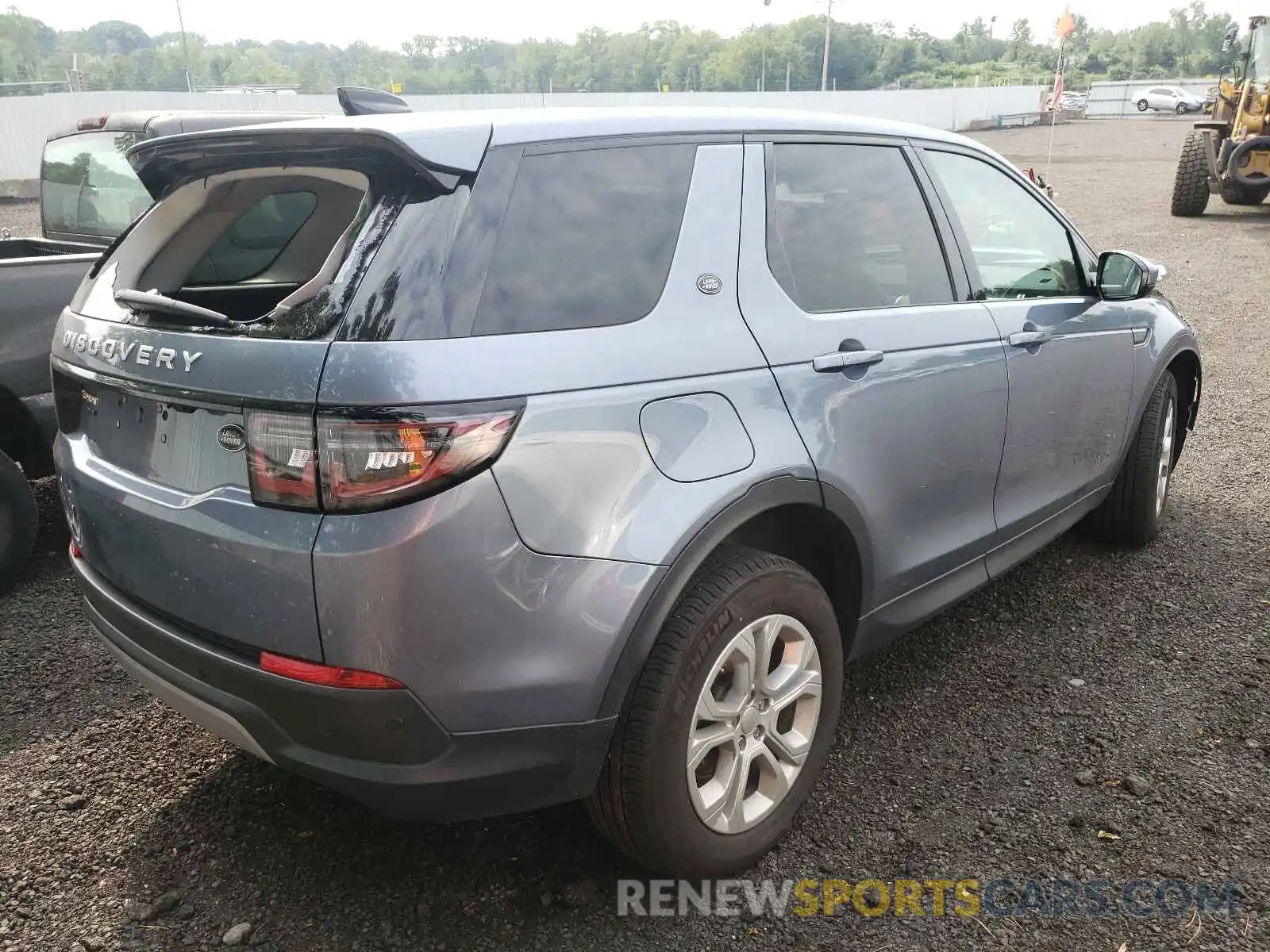 4 Photograph of a damaged car SALCJ2FX6LH834024 LAND ROVER DISCOVERY 2020