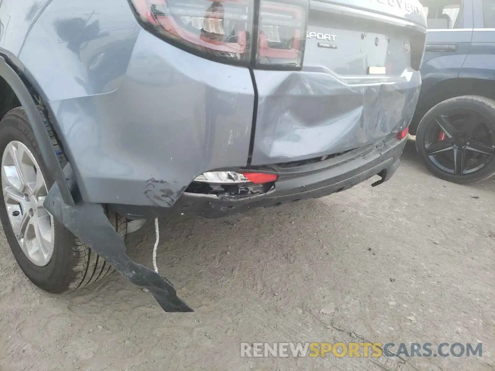 9 Photograph of a damaged car SALCJ2FX6LH853947 LAND ROVER DISCOVERY 2020