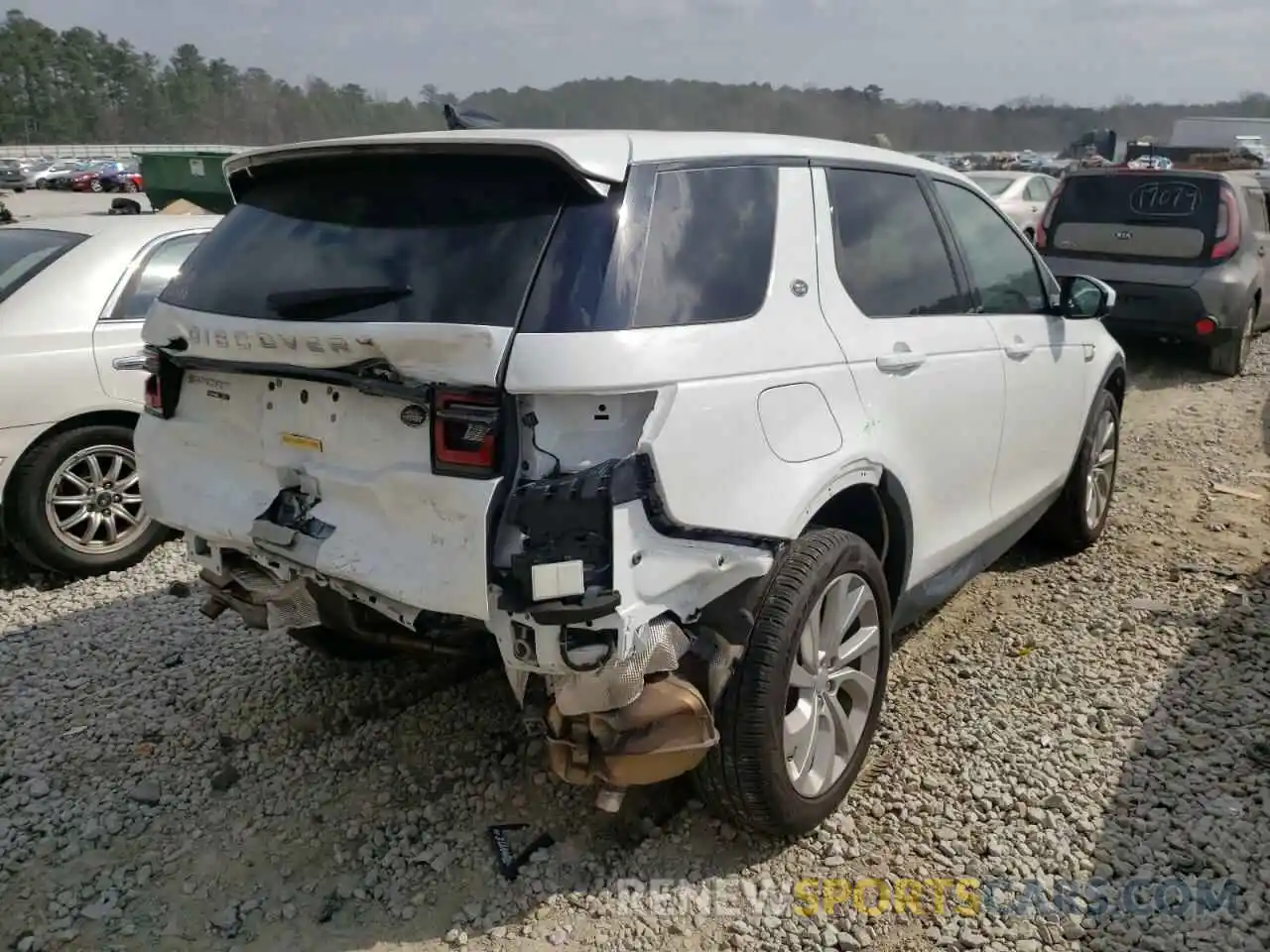 4 Photograph of a damaged car SALCJ2FX8LH835210 LAND ROVER DISCOVERY 2020