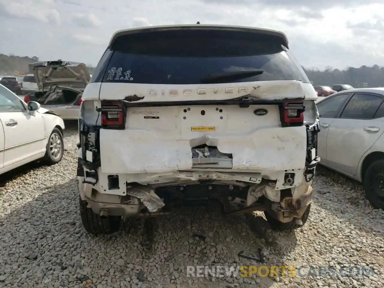 9 Photograph of a damaged car SALCJ2FX8LH835210 LAND ROVER DISCOVERY 2020