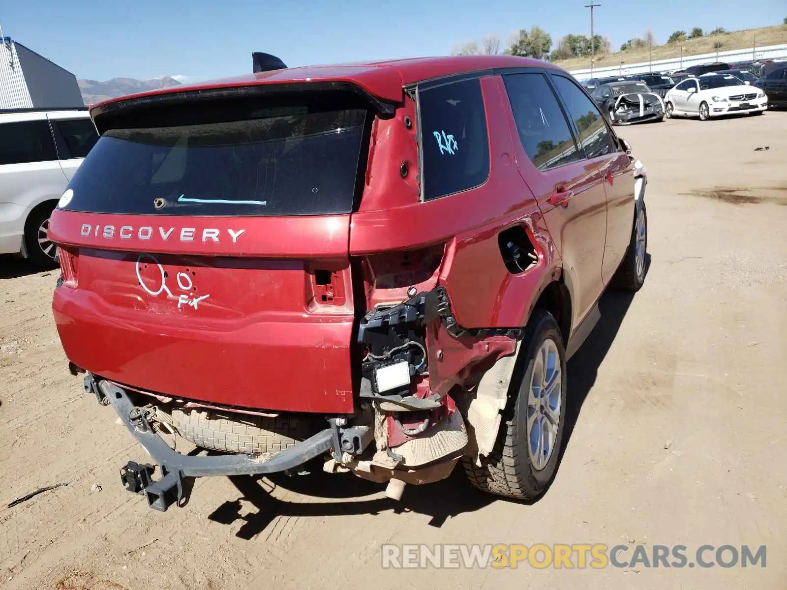 4 Photograph of a damaged car SALCJ2FX9LH845759 LAND ROVER DISCOVERY 2020