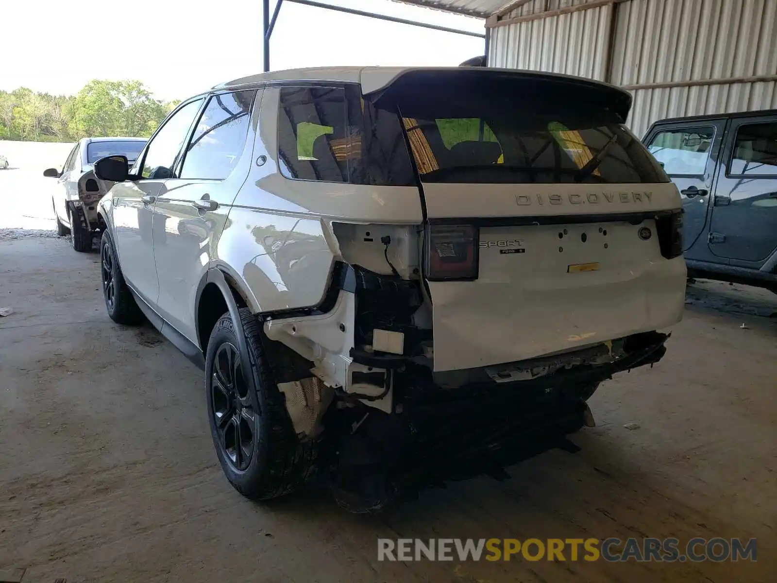 3 Photograph of a damaged car SALCJ2FX9LH858933 LAND ROVER DISCOVERY 2020