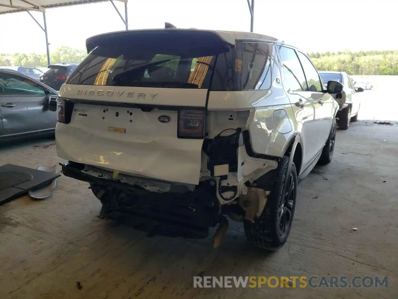 4 Photograph of a damaged car SALCJ2FX9LH858933 LAND ROVER DISCOVERY 2020