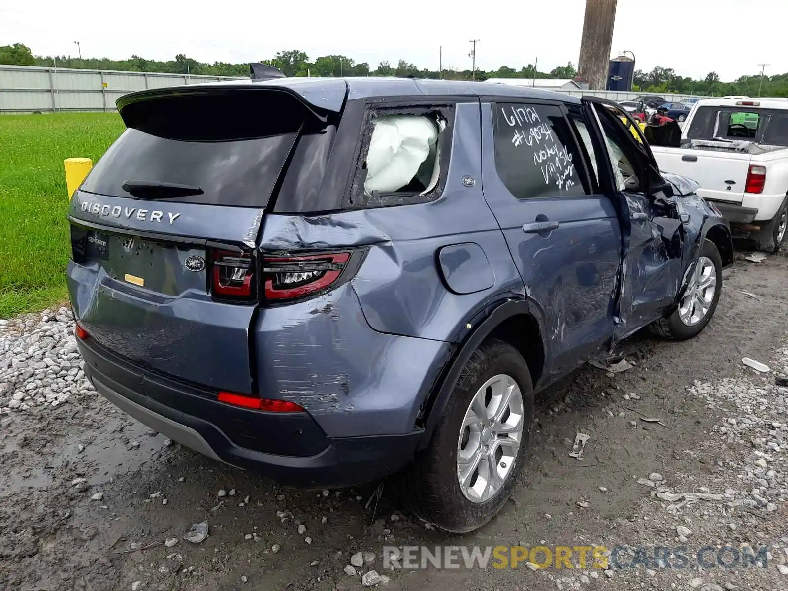 4 Photograph of a damaged car SALCJ2FXXLH879516 LAND ROVER DISCOVERY 2020