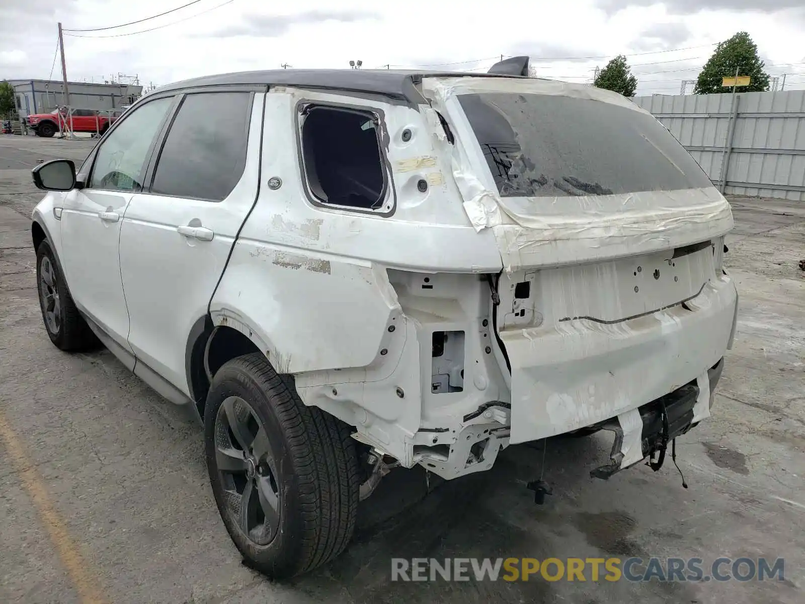 3 Photograph of a damaged car SALCJ2FXXLH881542 LAND ROVER DISCOVERY 2020