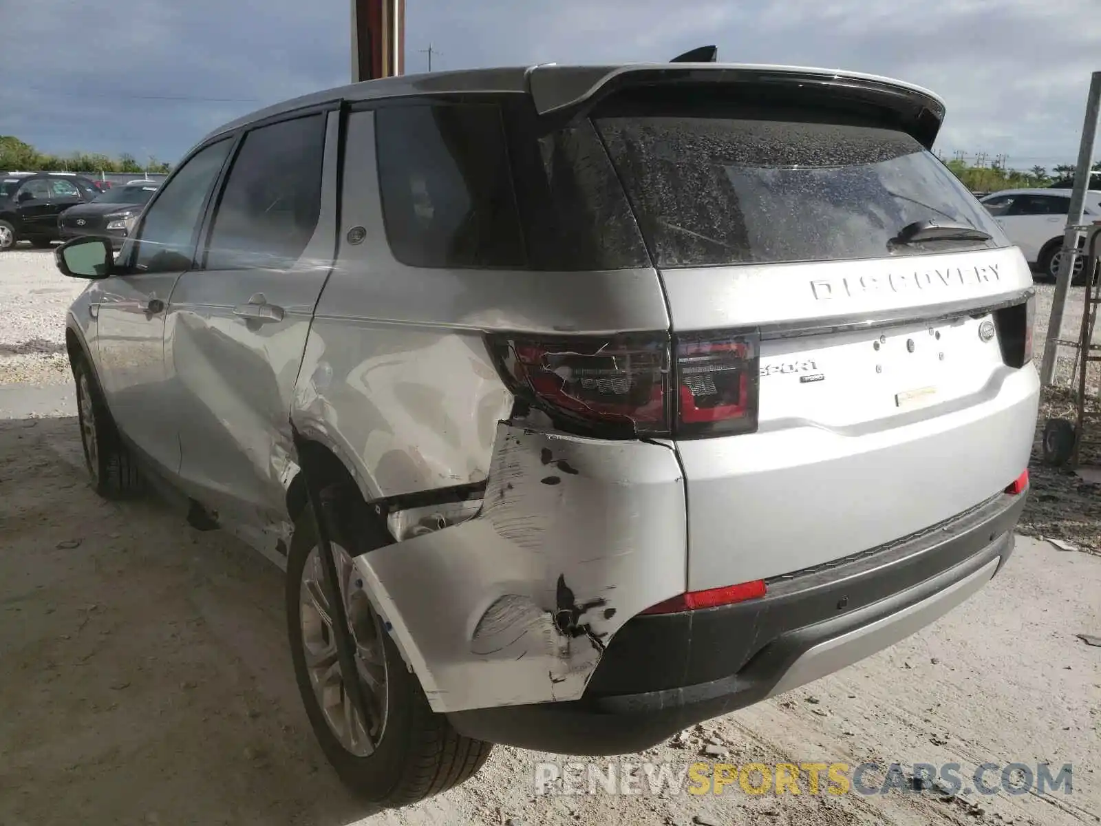 3 Photograph of a damaged car SALCK2FX4LH861011 LAND ROVER DISCOVERY 2020