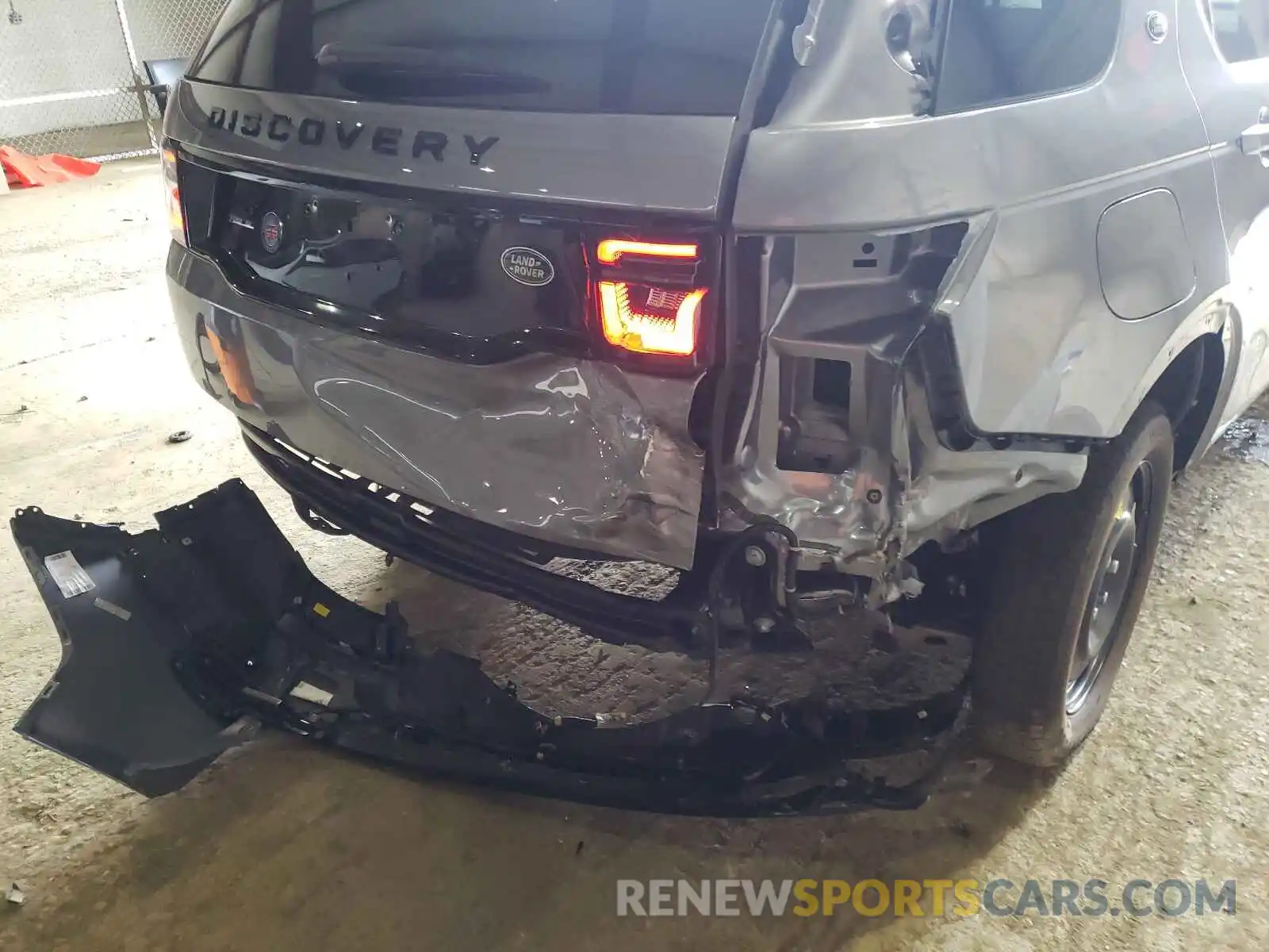 9 Photograph of a damaged car SALCL2FX0LH848284 LAND ROVER DISCOVERY 2020