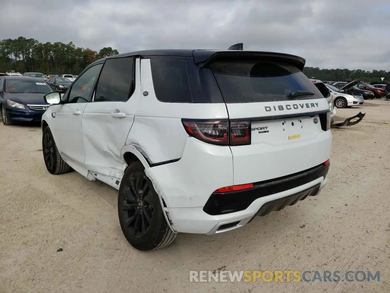 3 Photograph of a damaged car SALCL2FX4LH862429 LAND ROVER DISCOVERY 2020