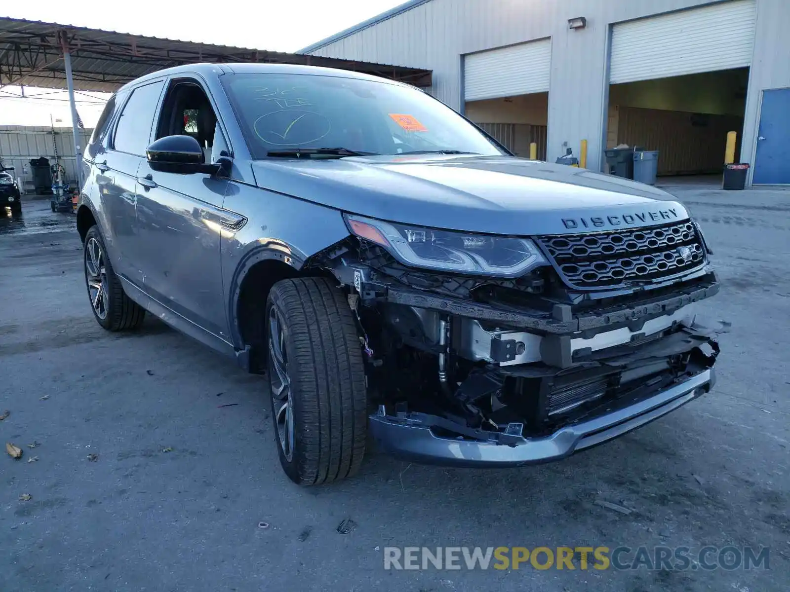 1 Photograph of a damaged car SALCL2FX5LH853223 LAND ROVER DISCOVERY 2020