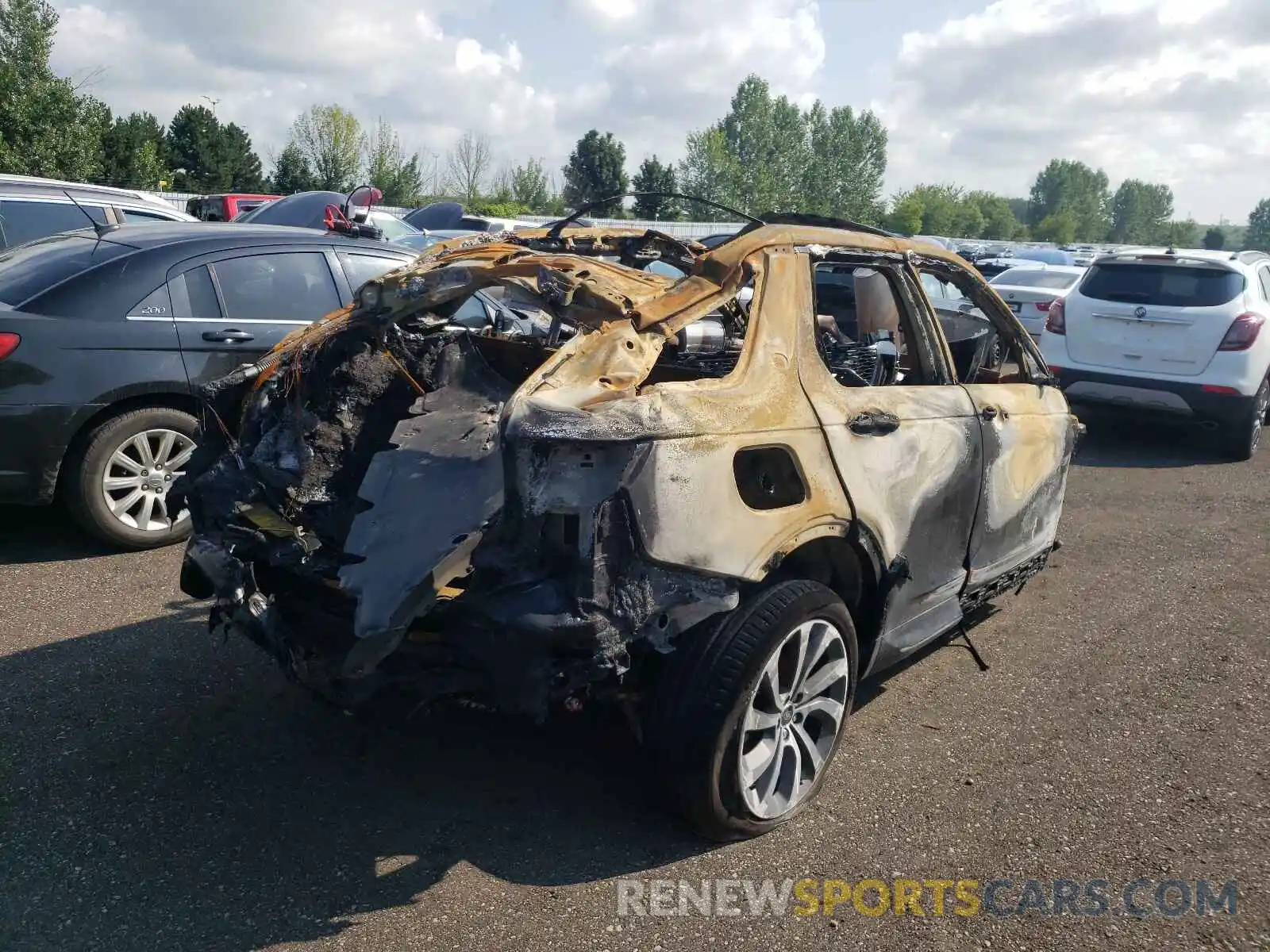 4 Photograph of a damaged car SALCL2FX6LH879894 LAND ROVER DISCOVERY 2020