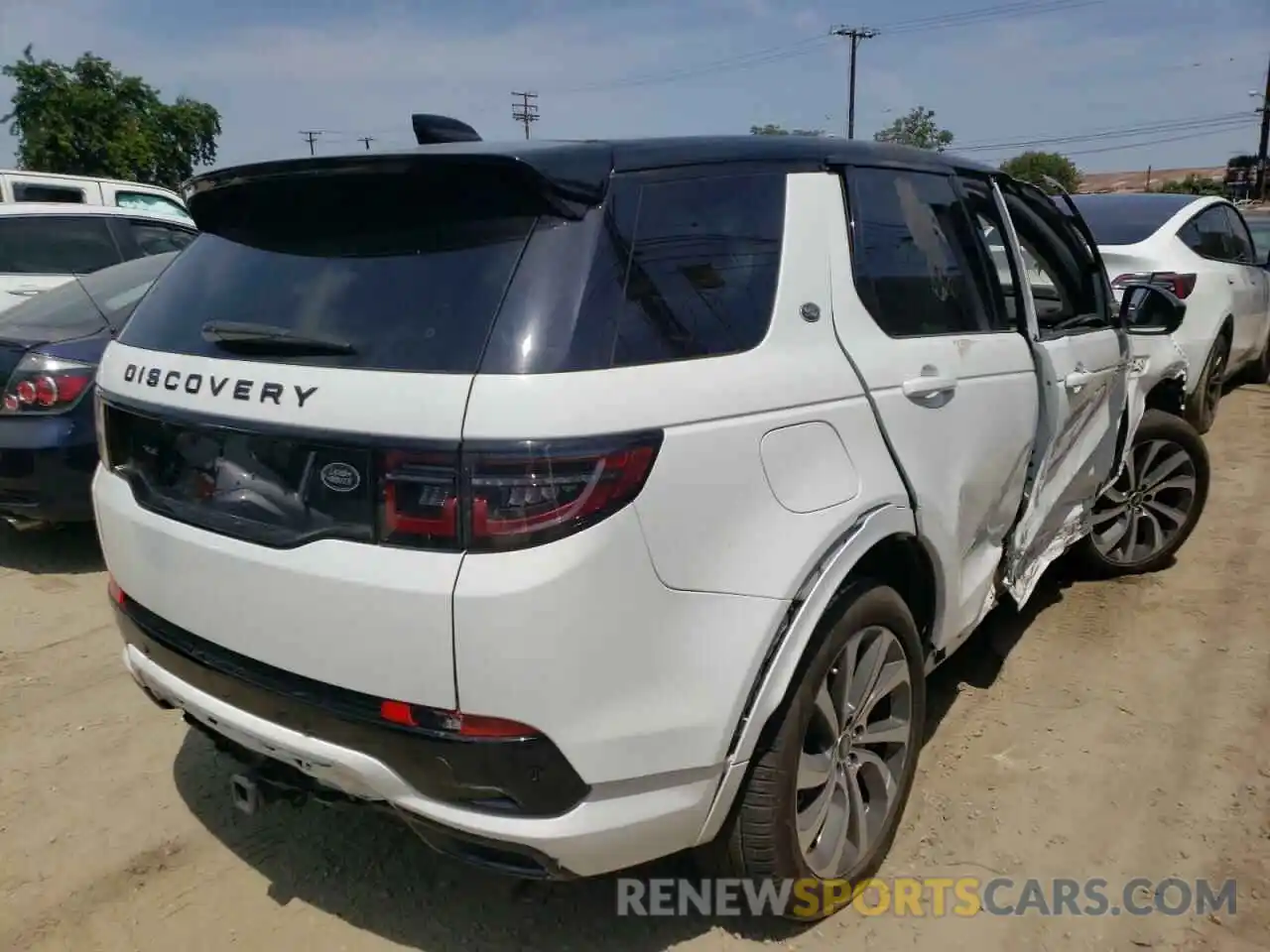 4 Photograph of a damaged car SALCM2GXXLH877108 LAND ROVER DISCOVERY 2020