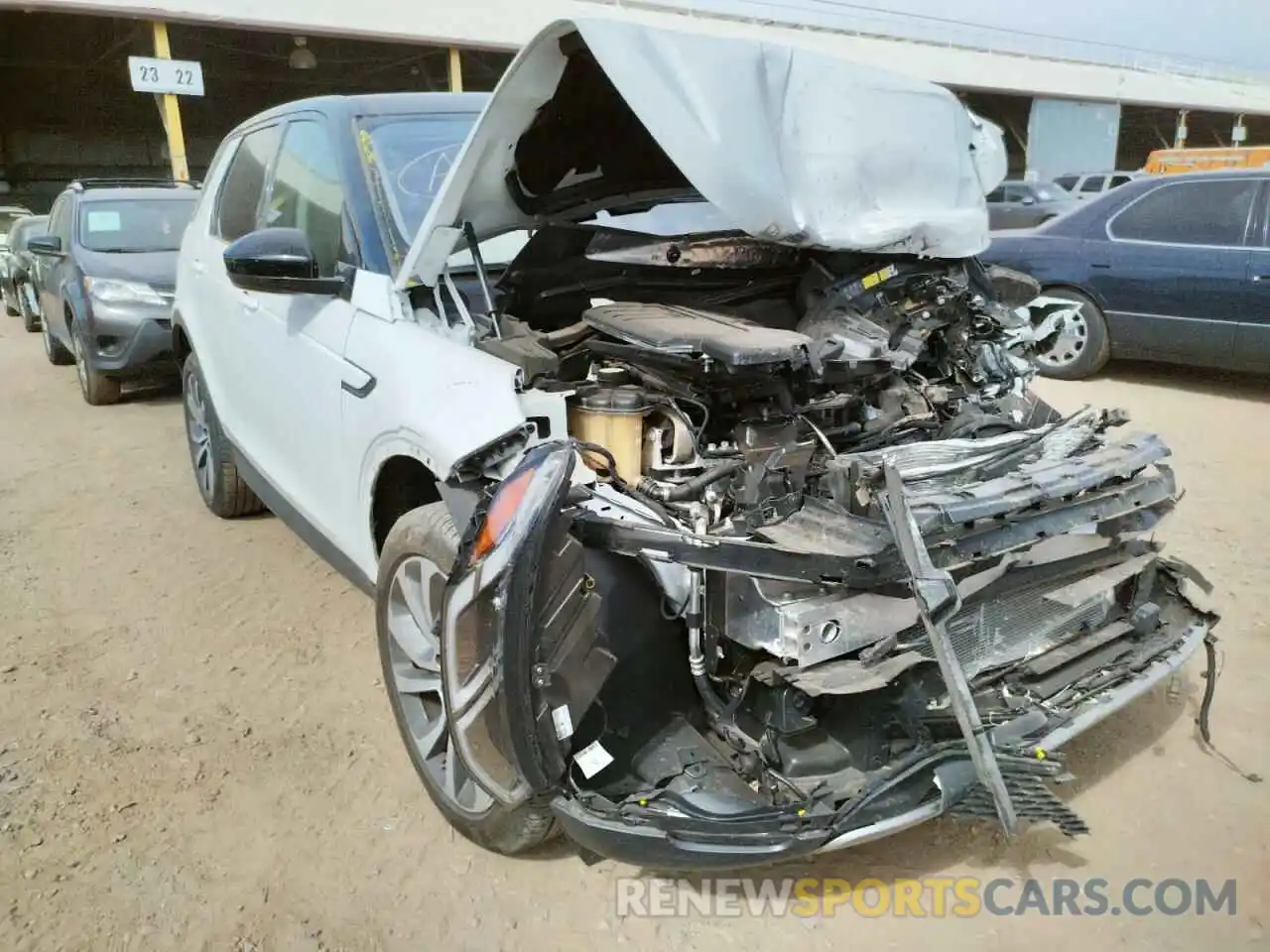 1 Photograph of a damaged car SALCP2FX1LH842028 LAND ROVER DISCOVERY 2020