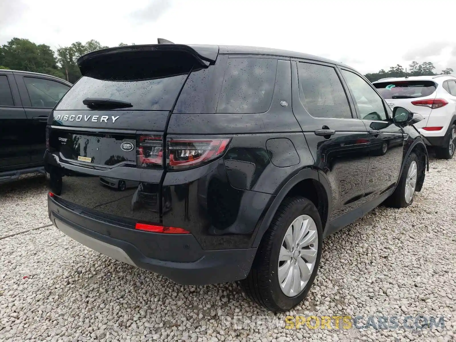 4 Photograph of a damaged car SALCP2FX8LH860879 LAND ROVER DISCOVERY 2020