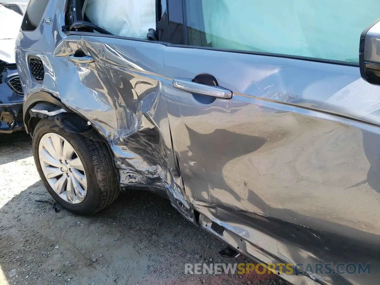 9 Photograph of a damaged car SALCP2FX9LH833495 LAND ROVER DISCOVERY 2020