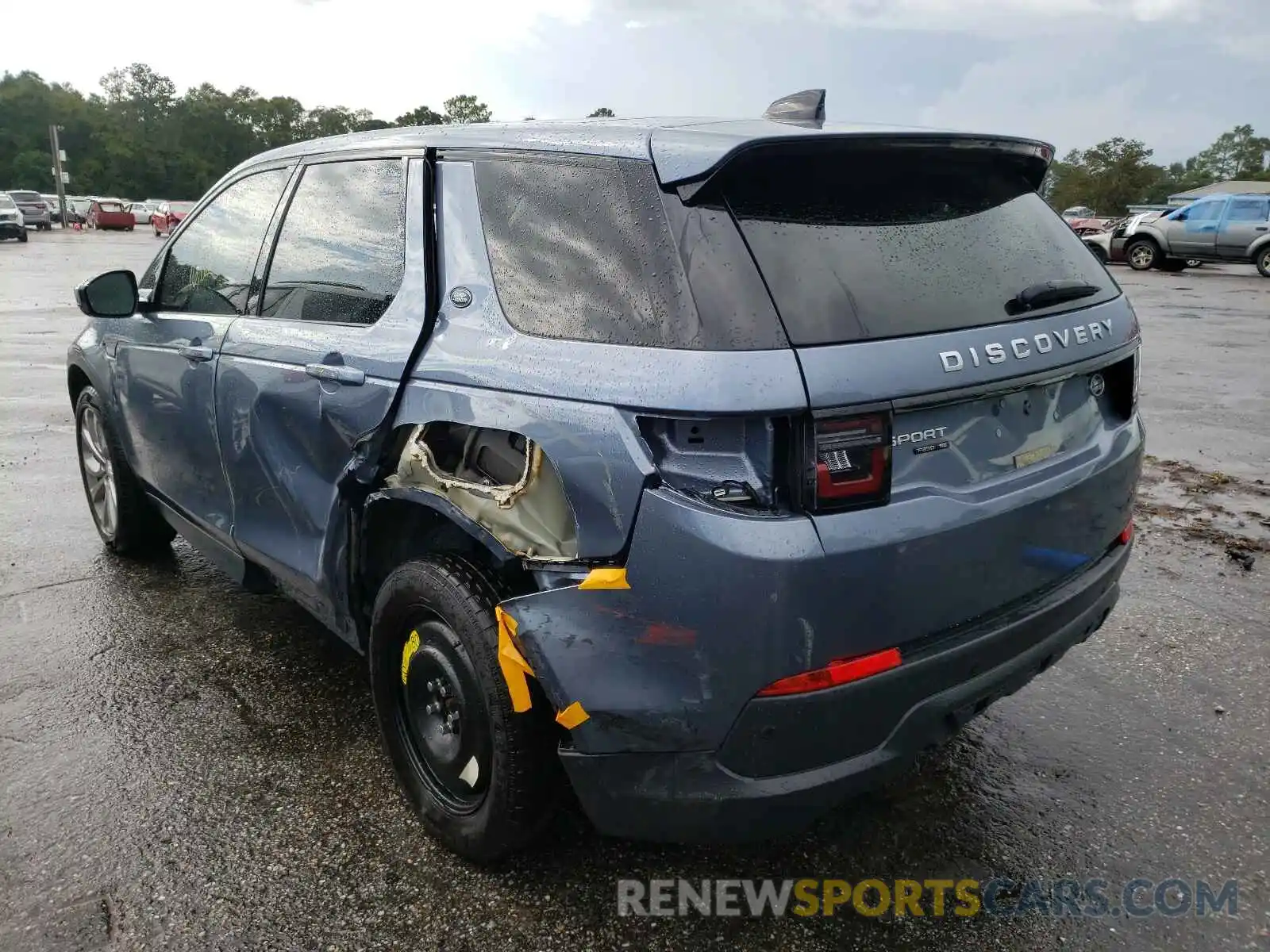 3 Photograph of a damaged car SALCP2FX9LH836042 LAND ROVER DISCOVERY 2020