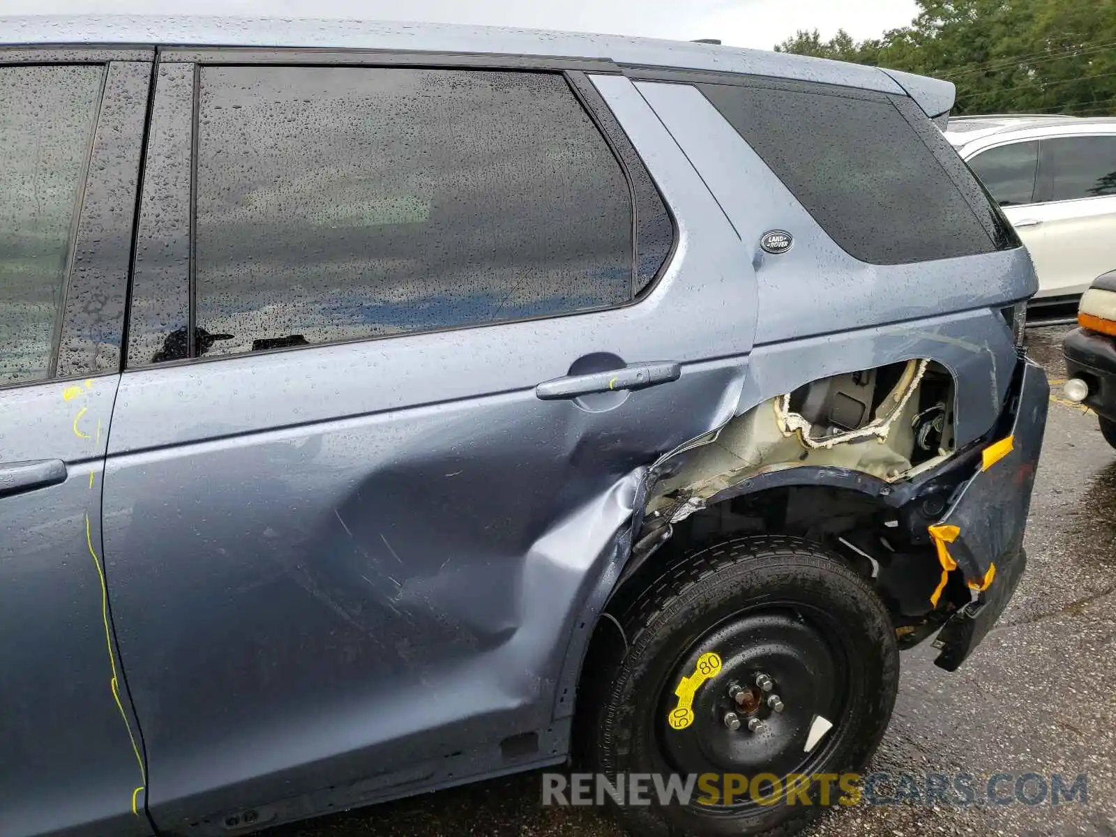 9 Photograph of a damaged car SALCP2FX9LH836042 LAND ROVER DISCOVERY 2020