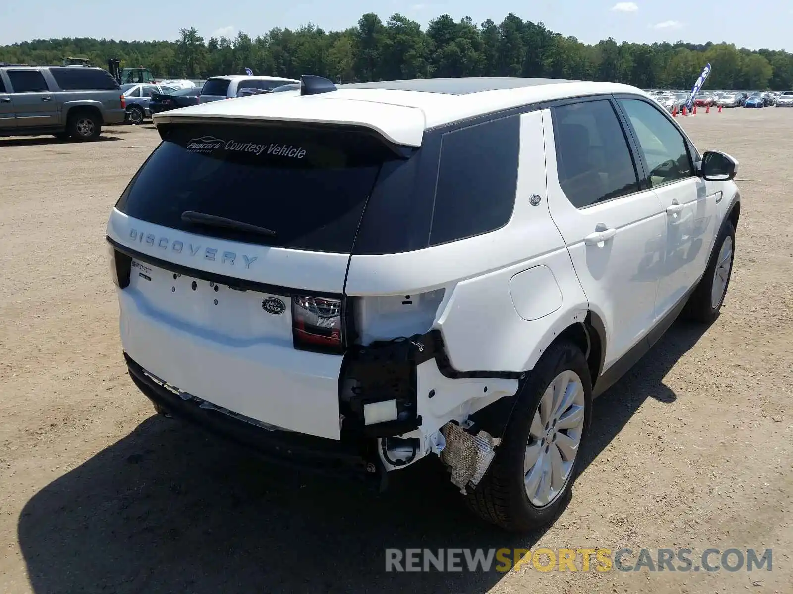 4 Photograph of a damaged car SALCP2FX9LH847316 LAND ROVER DISCOVERY 2020