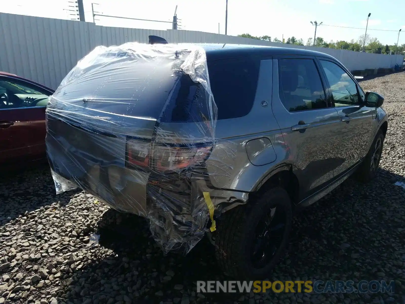 4 Photograph of a damaged car SALCT2FX2LH849503 LAND ROVER DISCOVERY 2020