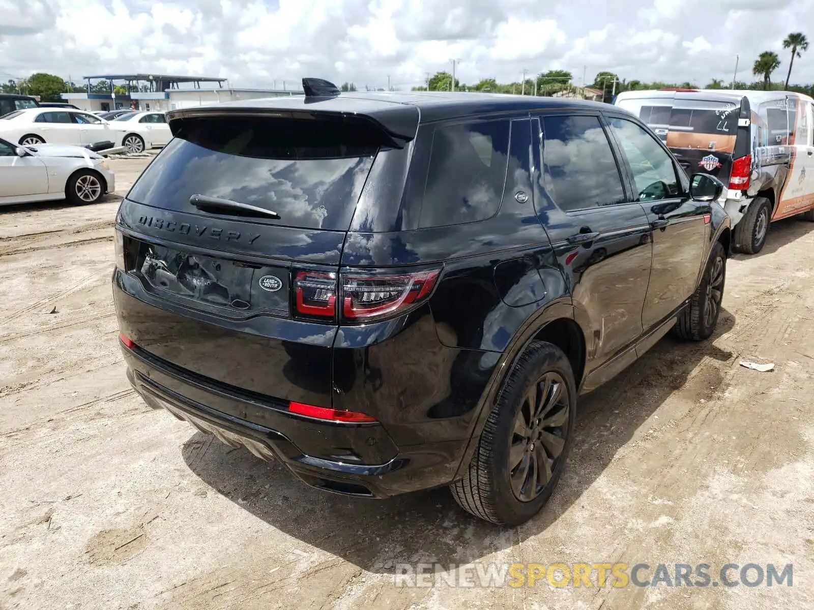 4 Photograph of a damaged car SALCT2FX2LH862008 LAND ROVER DISCOVERY 2020