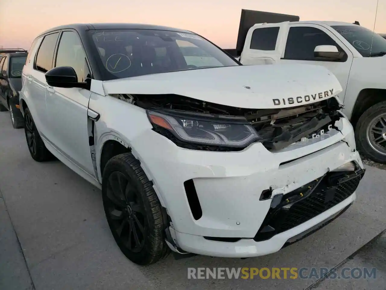 1 Photograph of a damaged car SALCT2FX4LH866206 LAND ROVER DISCOVERY 2020