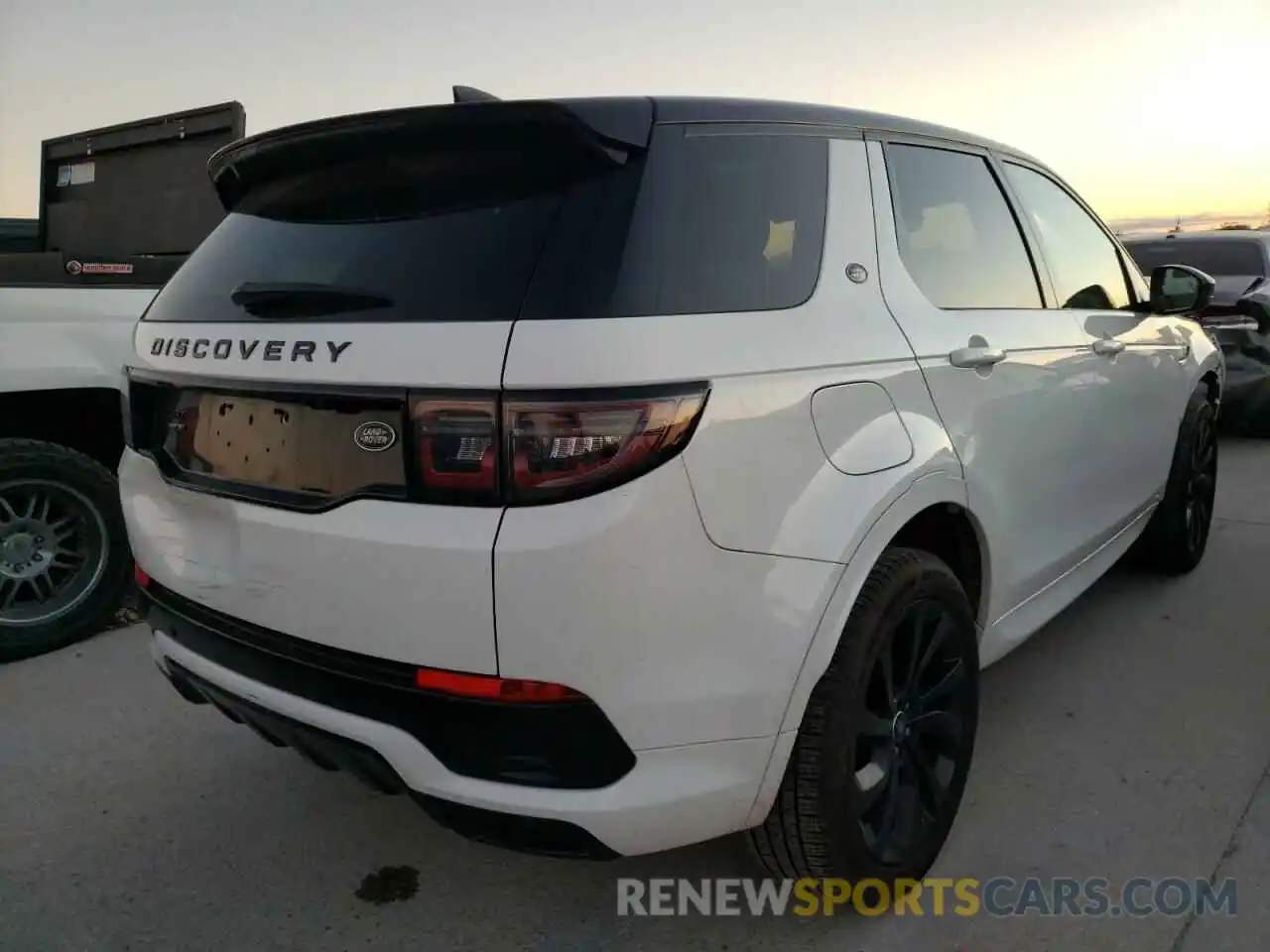 4 Photograph of a damaged car SALCT2FX4LH866206 LAND ROVER DISCOVERY 2020